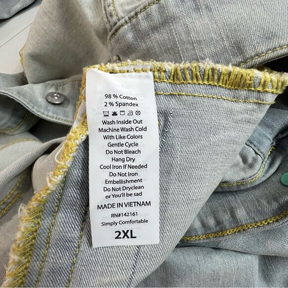 LuLaRoe Harvey Embroidered Yellow Rose Light Wash Stretch Denim Jacket 2XL - Picture 7 of 9